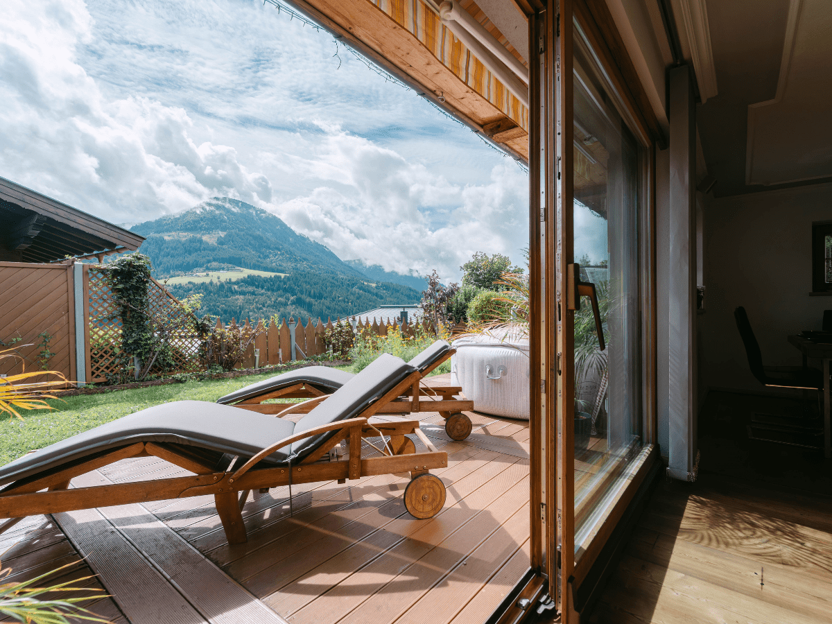 Warum das Chalet Weinberg Kirchberg Tirol ideal für Winter- und Sommerferien ist